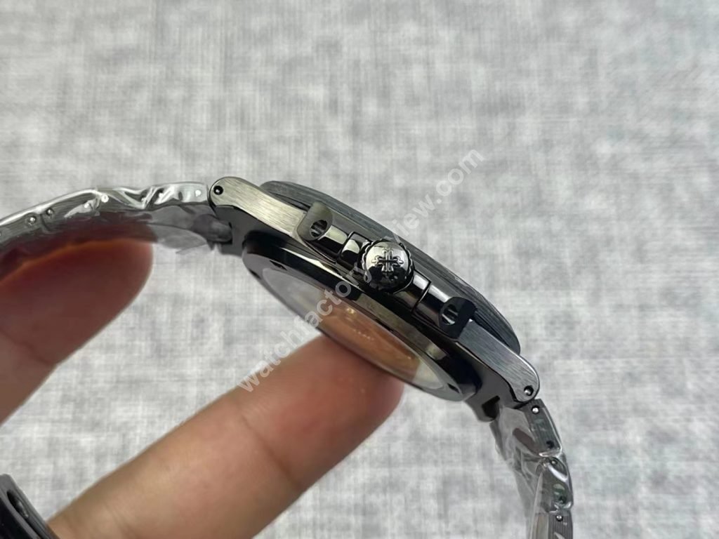Patek Philippe Nautilus Carbon Crown