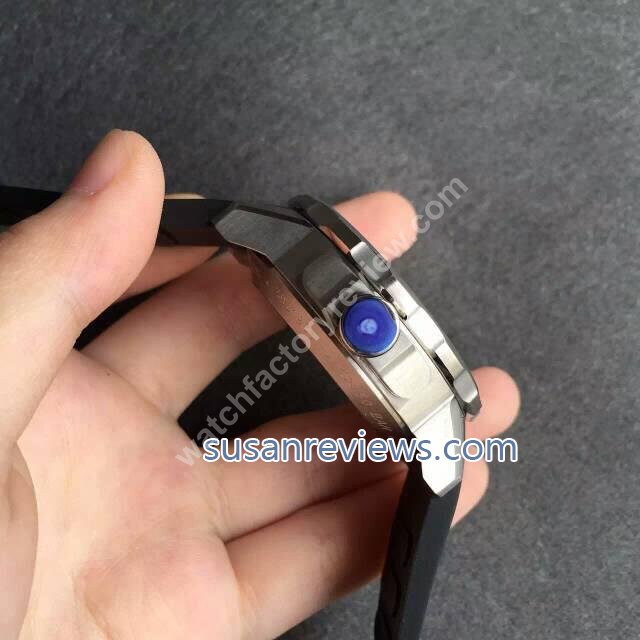 IWC Button at 9