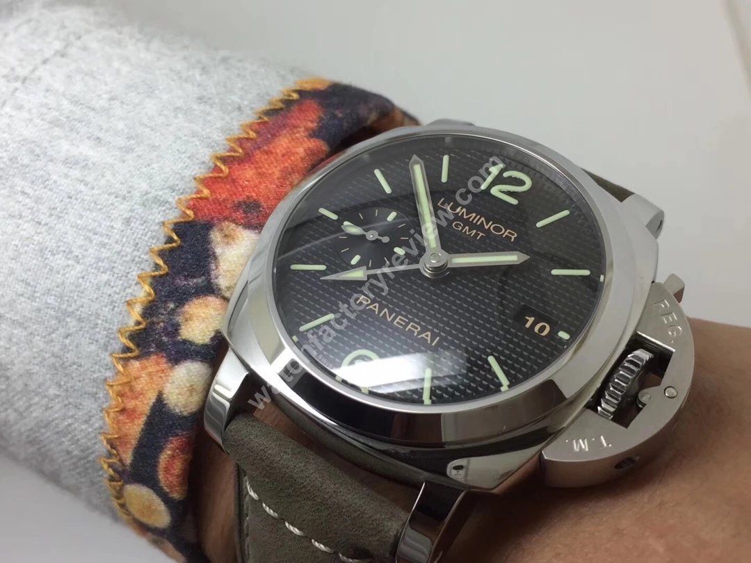 PAM 535 Wrist Shot 1