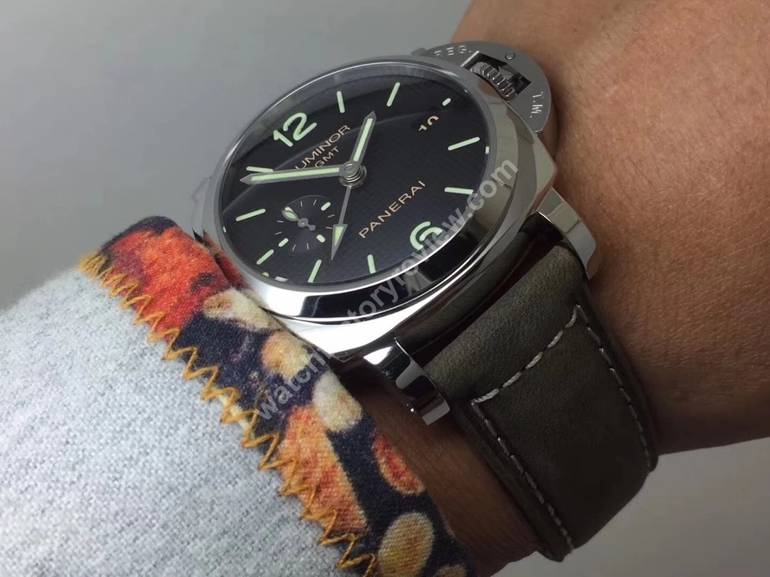 PAM 535 Wrist Shot 4