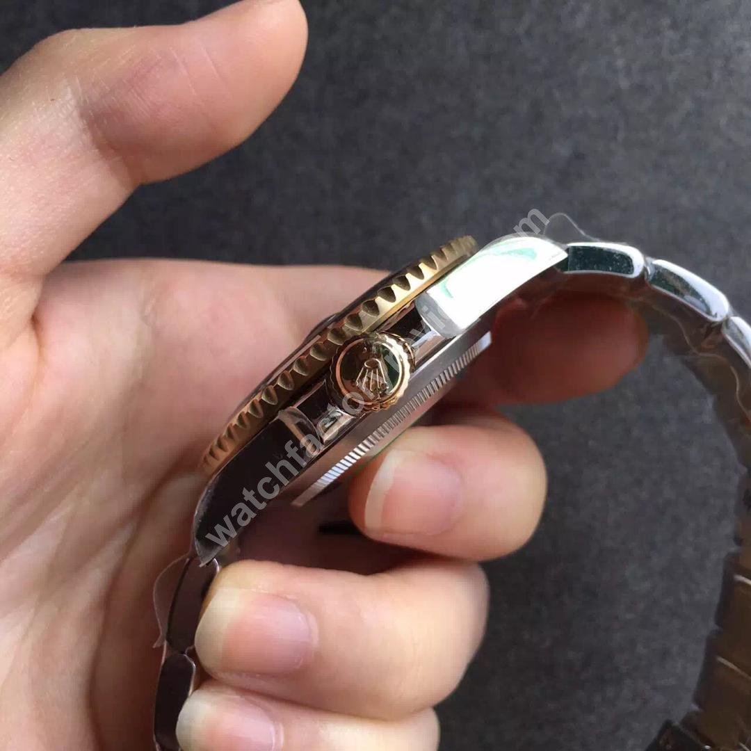 Rolex Submariner 116613LN Crown