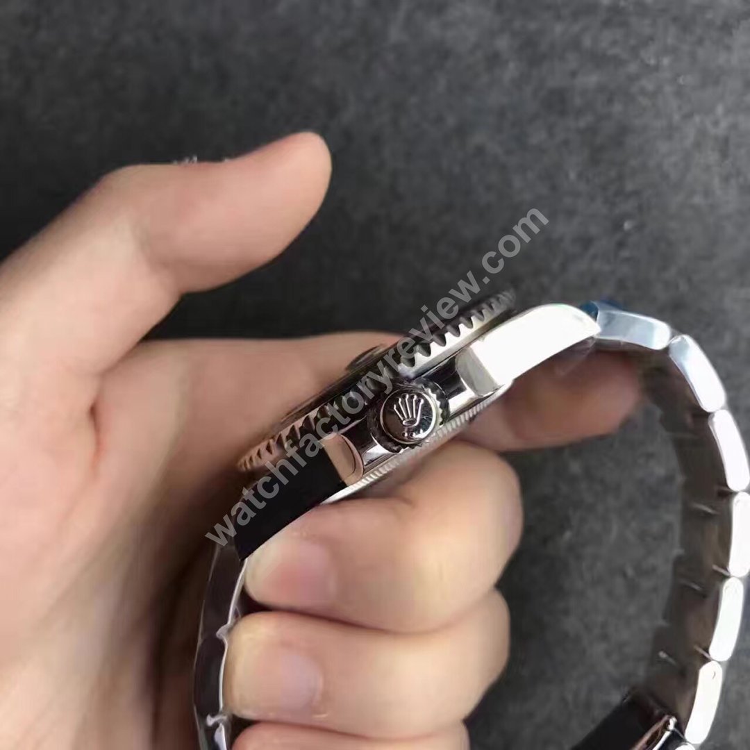Replica Rolex GMT Master II 116710LN Crown
