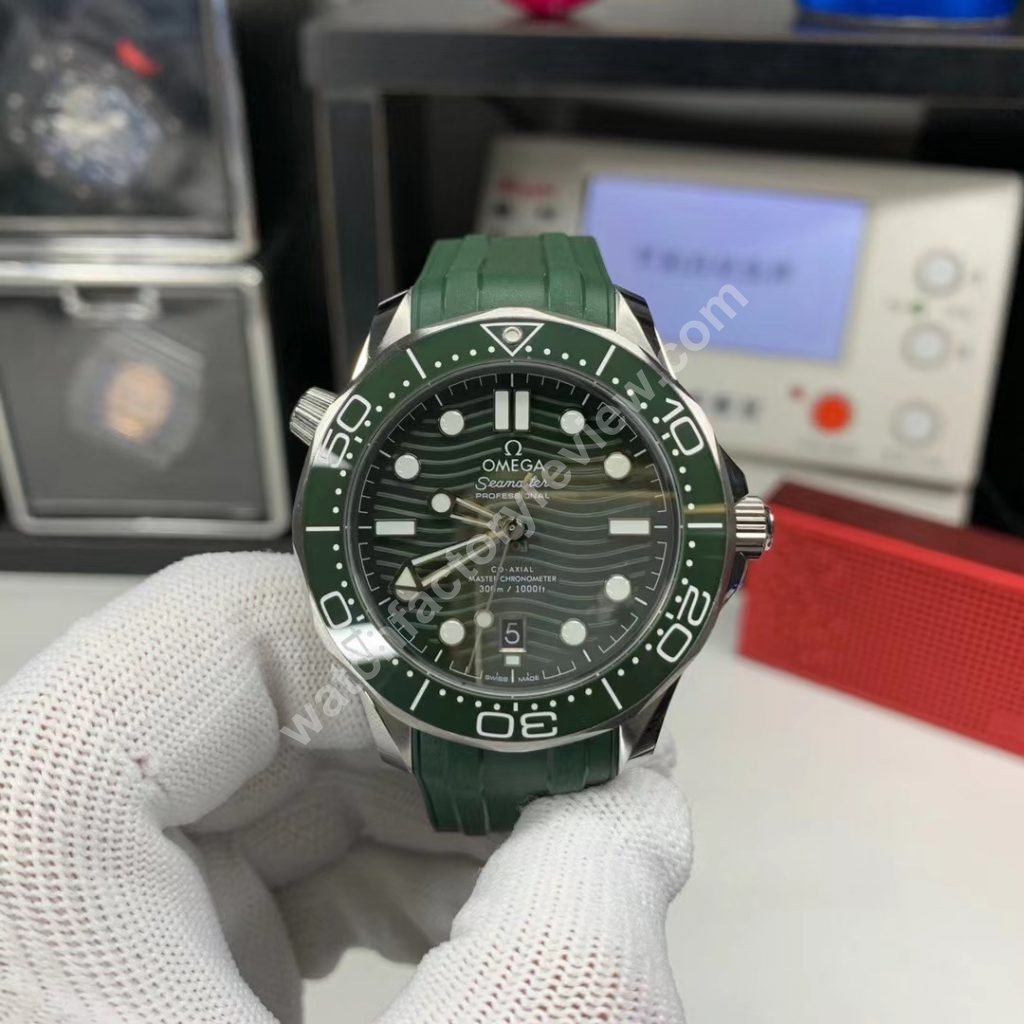 OR Factory Omega Seamaster 300m Green Ceramic Replica Review