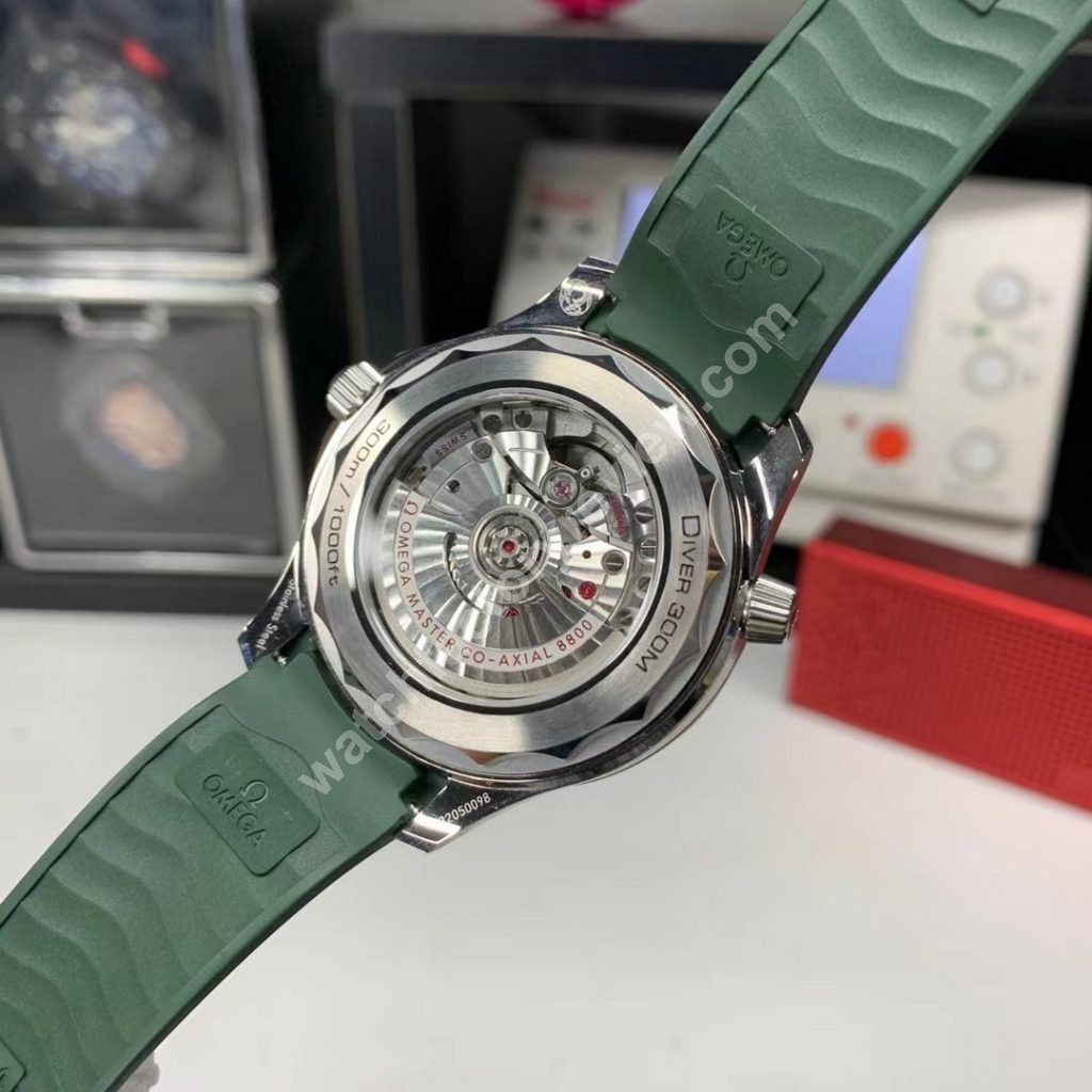 Omega Green Seamaster Movement