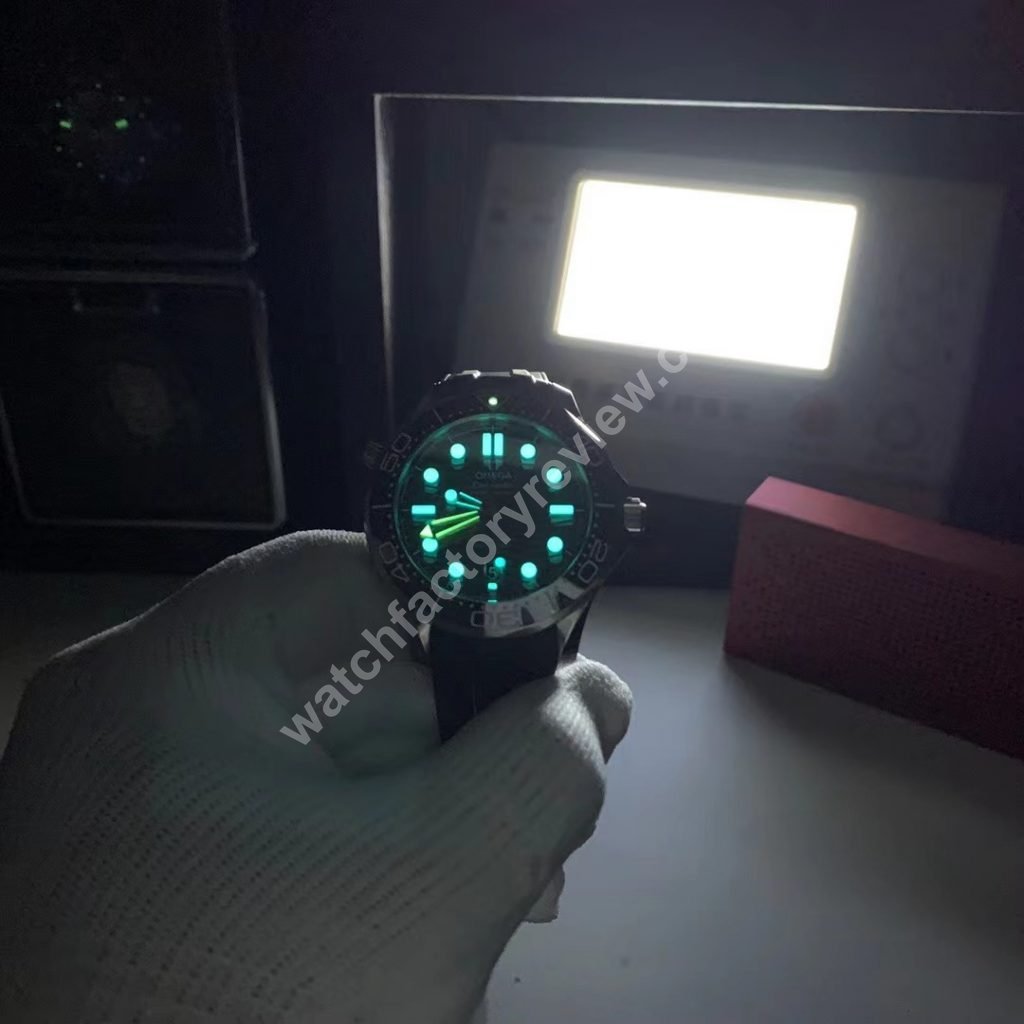 Omega Green Seamaster Dial Lume