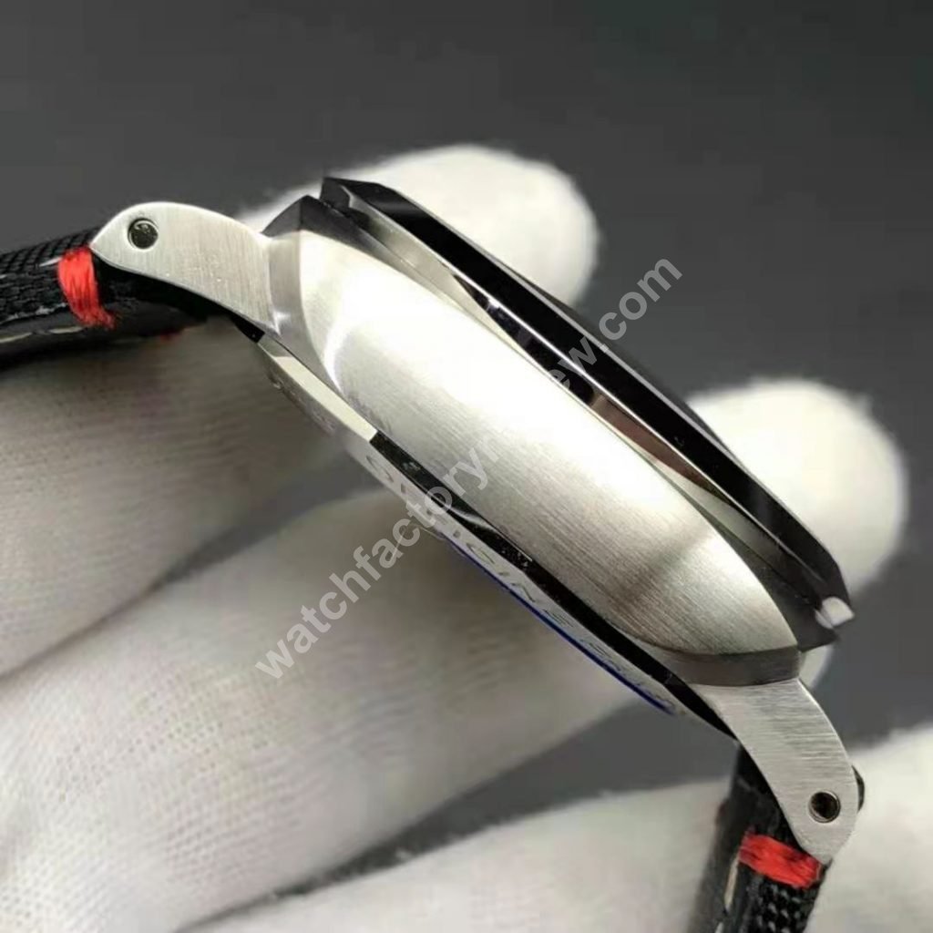 PAM 1025 Case