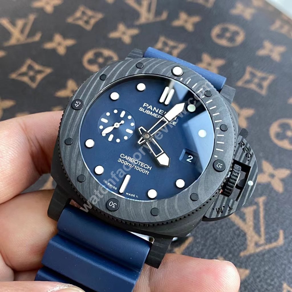 PAM 1232 Carbon Case