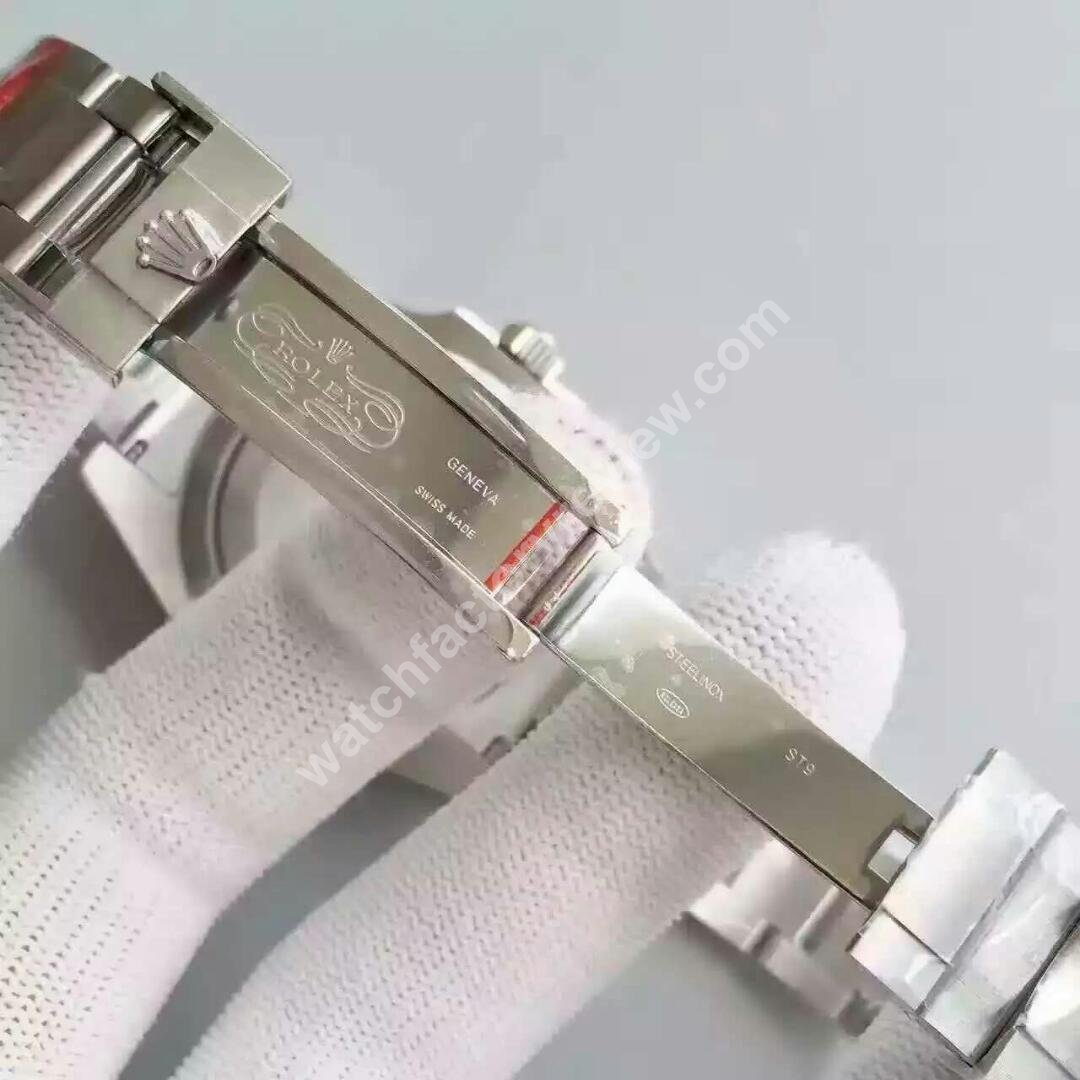 Rolex Submariner 116610LN Clasp