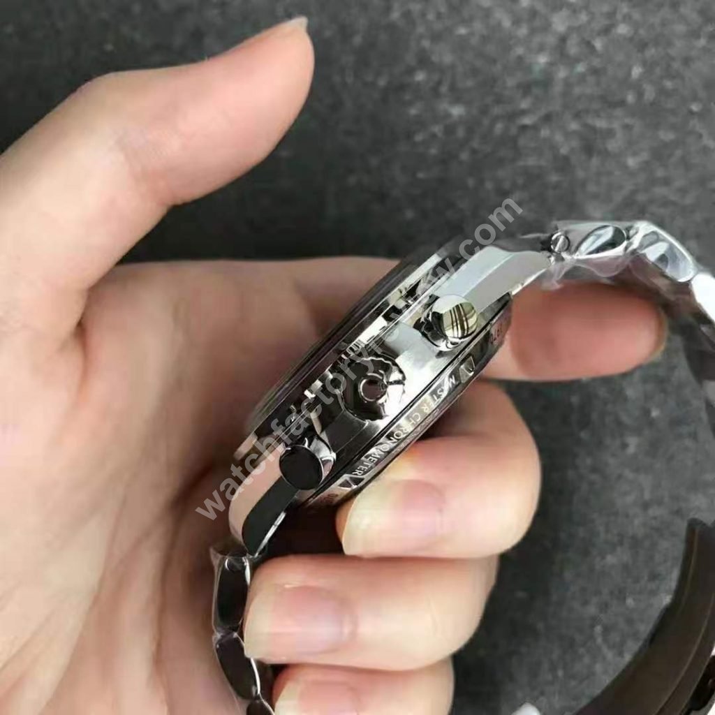 Omega Speedmaster Snoopy Crown