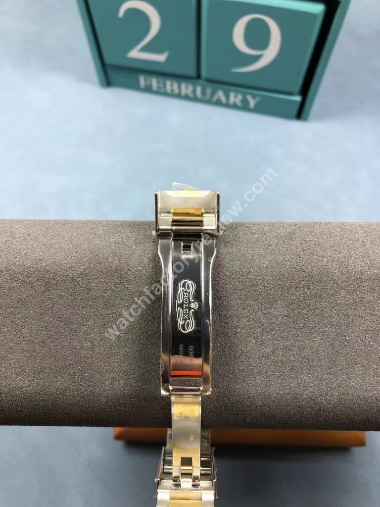 Rolex GMT-Master II 116713LN Clasp
