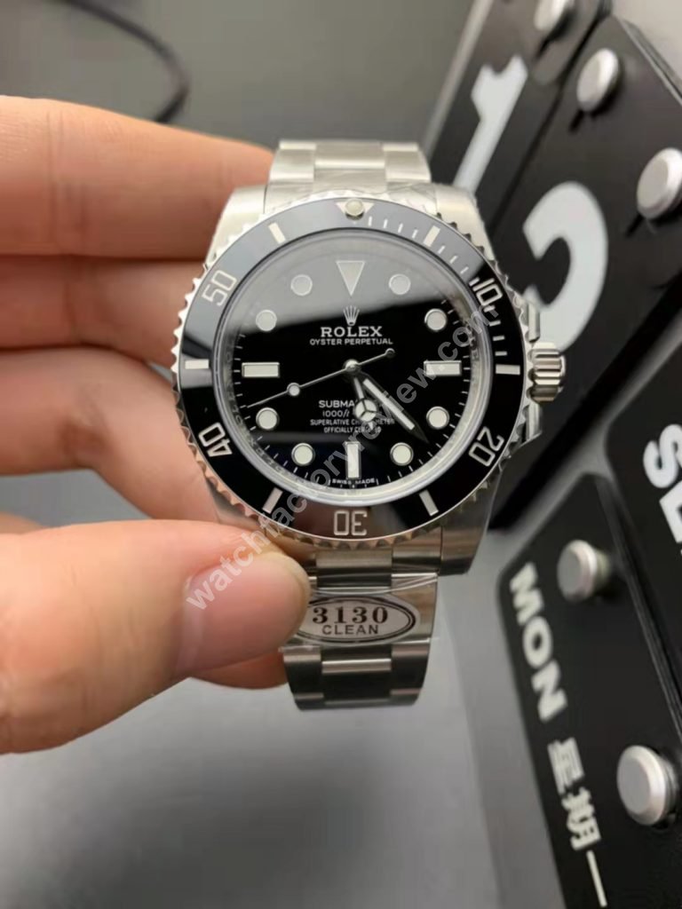 Rolex Submariner 114060LN: Clean Factory No Date Review