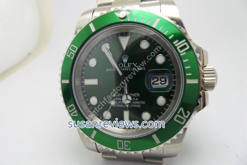 Rolex Submariner 116610LV Green Watch Review: Beat the Heat