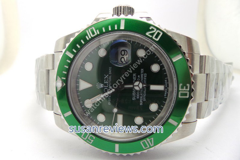 Rolex Submariner 116610LV Green Dial