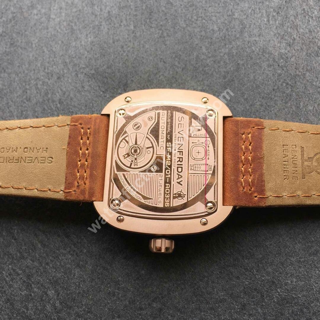 SevenFriday Golden Caseback