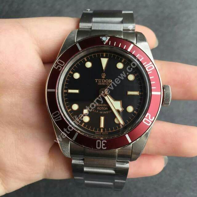 Top Tudor Heritage Black Bay 79220R Replica by Z Factory